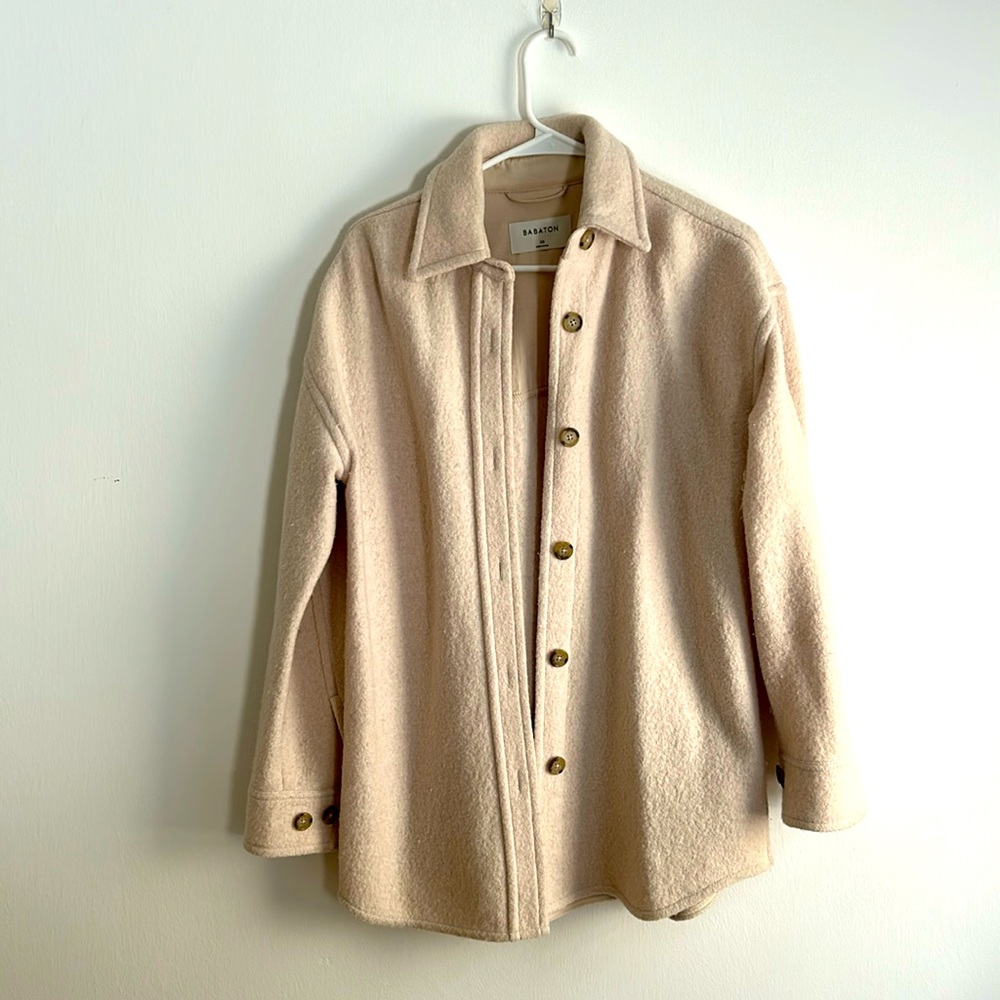 Aritzia, “shacket”, XS, cream color. Excellent condition.